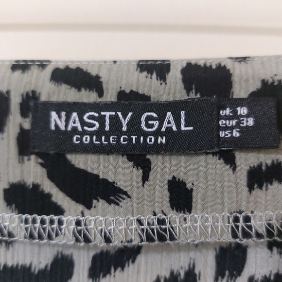 Nasty Gal Olive Green Animal Leopard Print Lightweight Flowy Trendy Mini Skirt - Picture 7 of 12